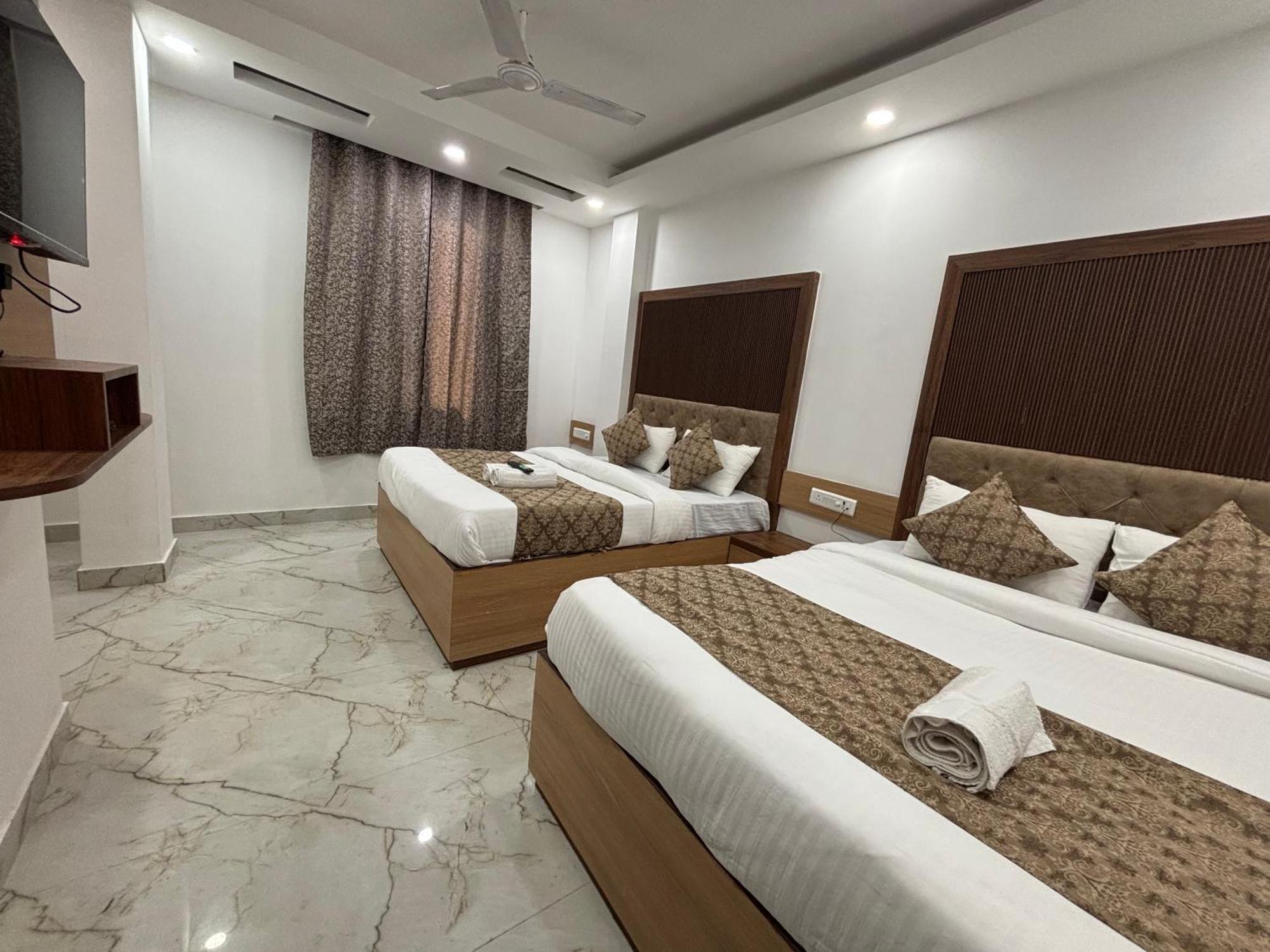 Hotel C G International 2 Minuit Walkable New Delhi Railway Station & Connaught Palace Exterior photo