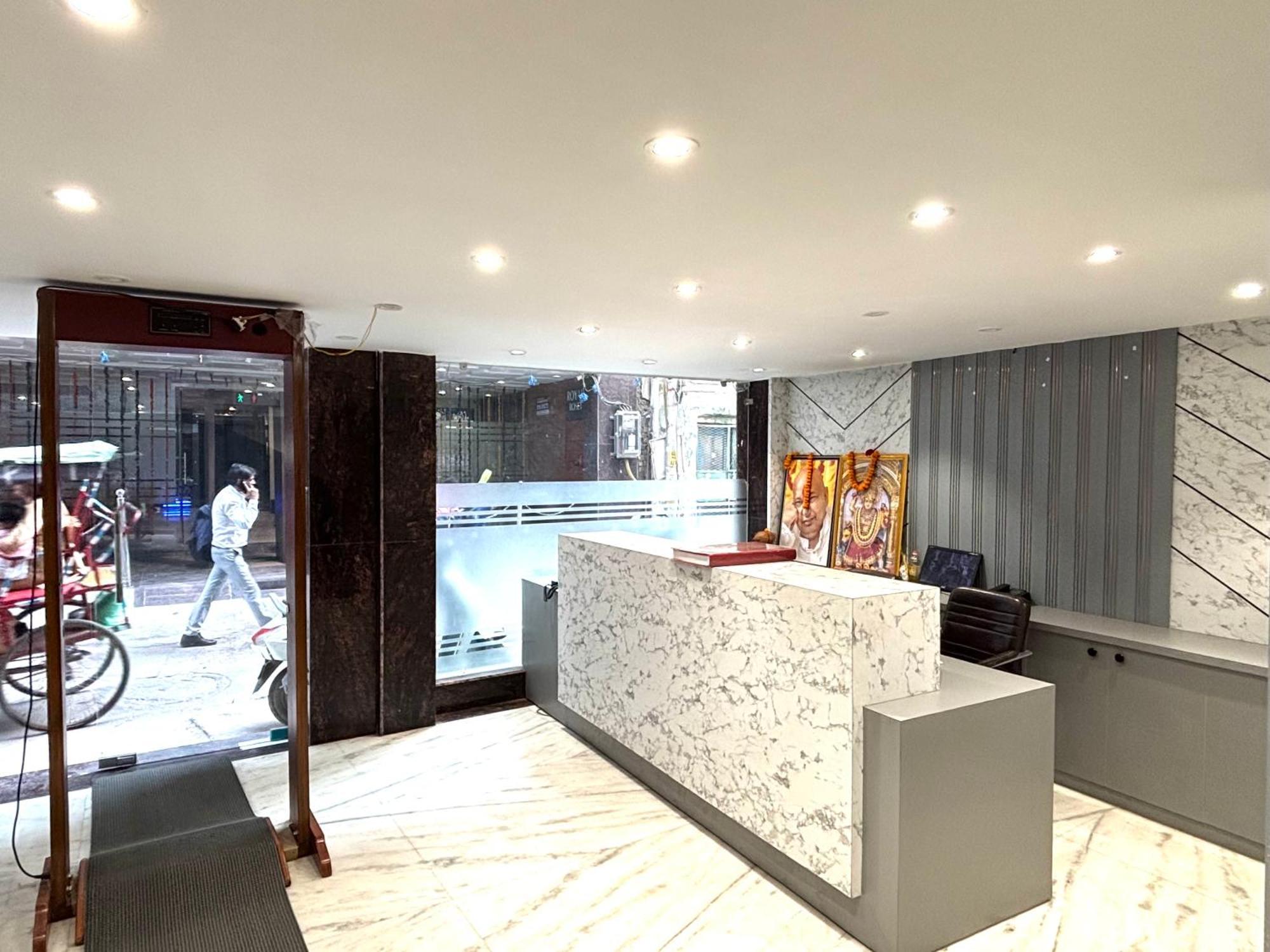 Hotel C G International 2 Minuit Walkable New Delhi Railway Station & Connaught Palace Exterior photo