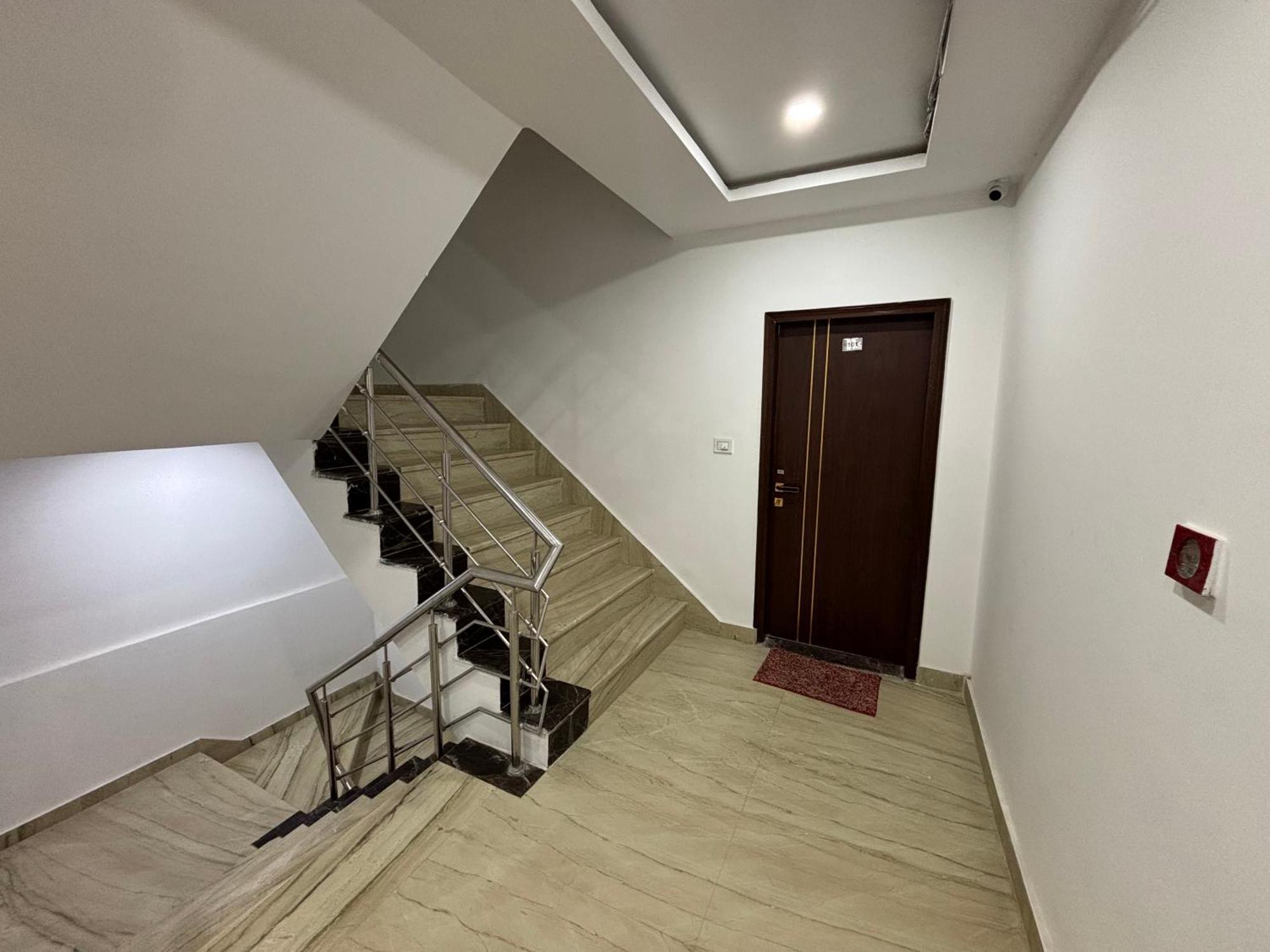 Hotel C G International 2 Minuit Walkable New Delhi Railway Station & Connaught Palace Exterior photo