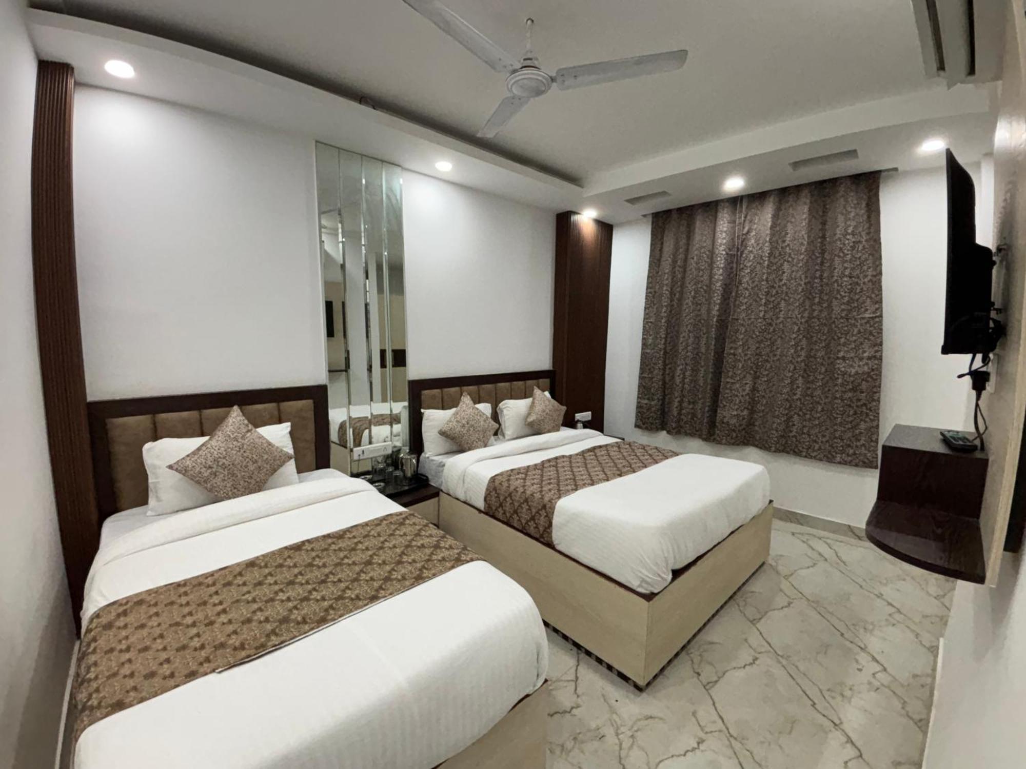 Hotel C G International 2 Minuit Walkable New Delhi Railway Station & Connaught Palace Exterior photo